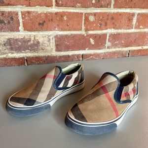 Burberry Nova Check Canvas Slip On Boy’s Sneakers Shoes Size 32 Loafers